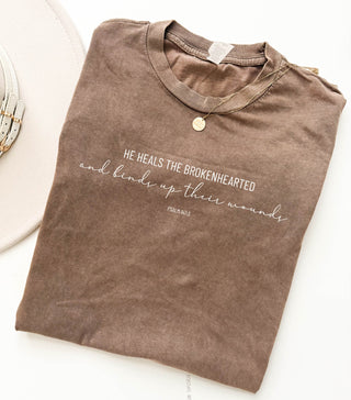 He heals the brokenhearted vintage wash tee coffee Lane Seven Vintage brown 